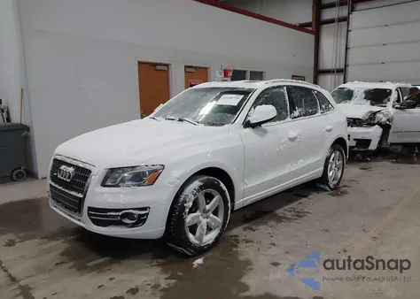 2011 Audi Q5 2.0T Premium z USA, uszkodzony, nr VIN WA1LFAFP2BA065137